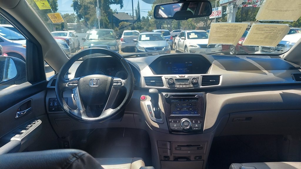 2016 Honda Odyssey Image 10