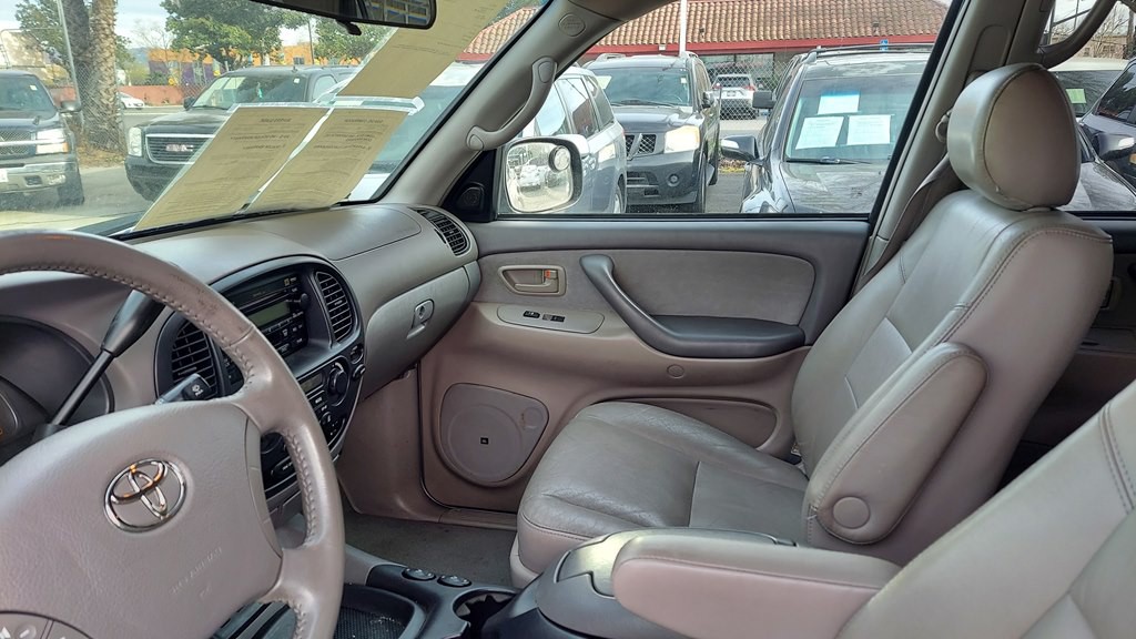 2005 Toyota Sequoia Image 5