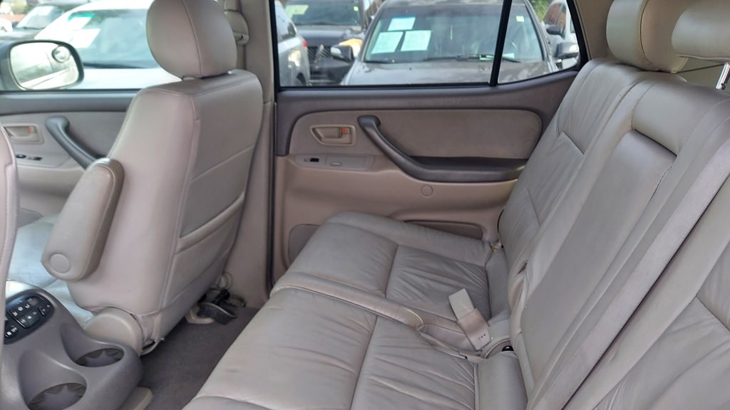 2005 Toyota Sequoia Image 6