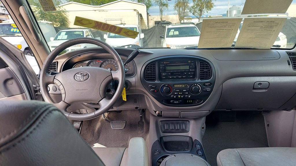 2005 Toyota Sequoia Image 8