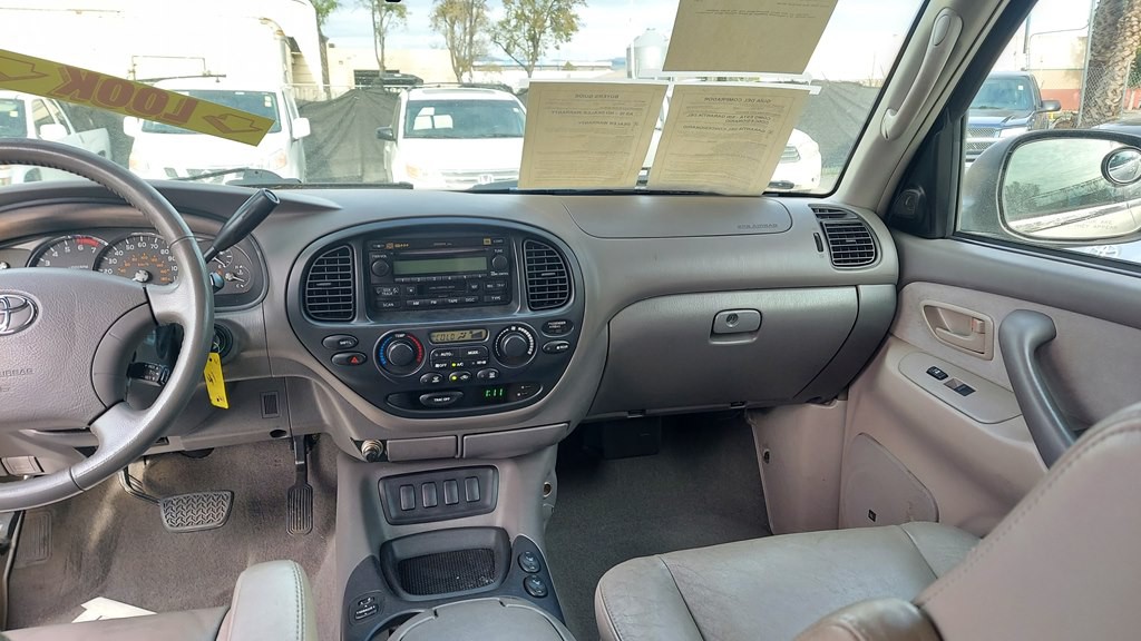 2005 Toyota Sequoia Image 9