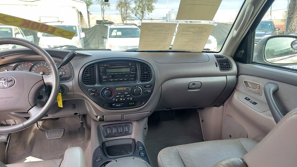 2005 Toyota Sequoia Image 10