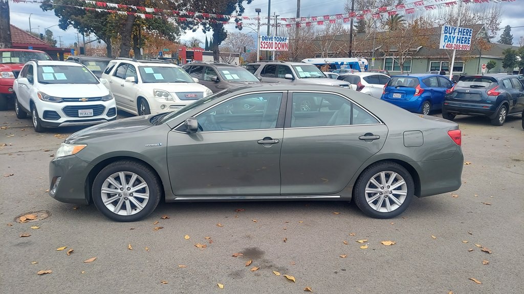 2012 Toyota Camry Image 2