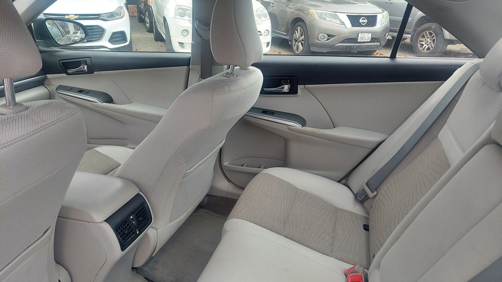 2012 Toyota Camry Image 10