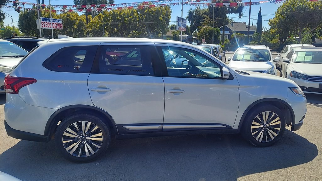 2019 Mitsubishi Outlander Image 6