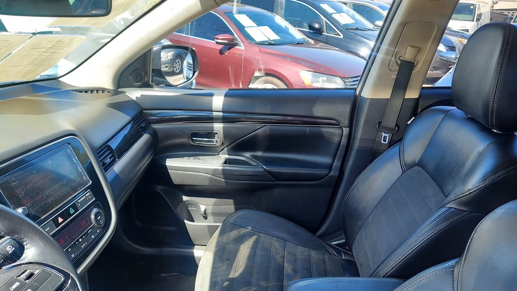 2019 Mitsubishi Outlander Image 9