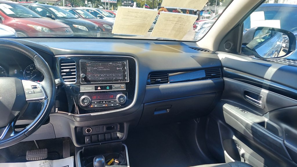 2019 Mitsubishi Outlander Image 12