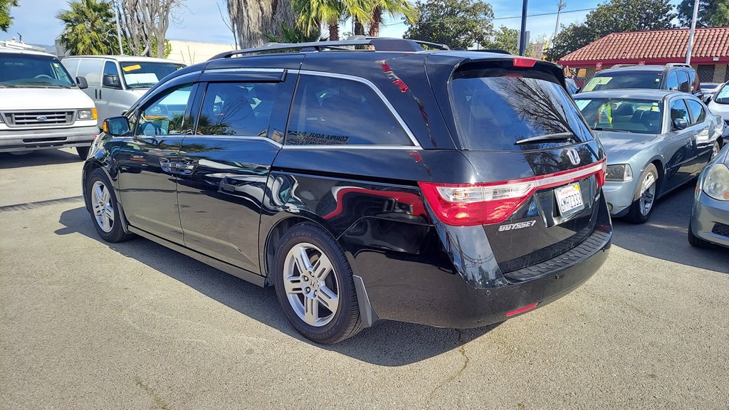 2011 Honda Odyssey Image 3
