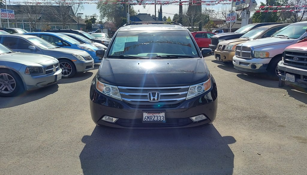 2011 Honda Odyssey Image 2