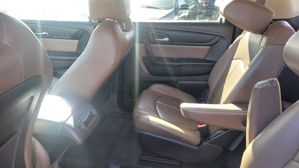 2016 GMC Acadia Image 9