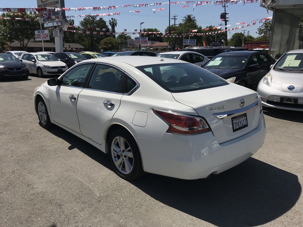 2015 Nissan Altima Image 4