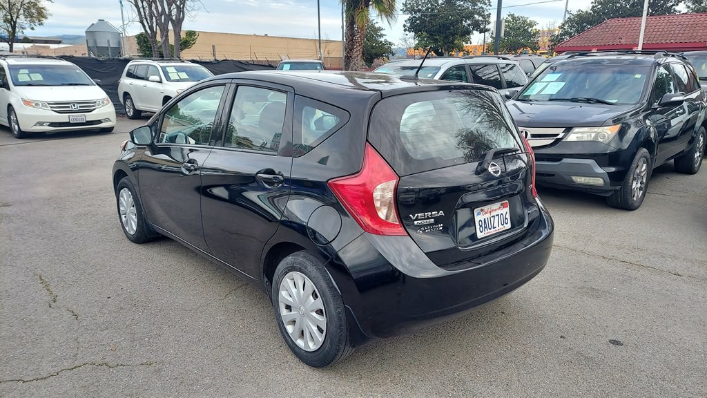 2016 Nissan Versa Image 4