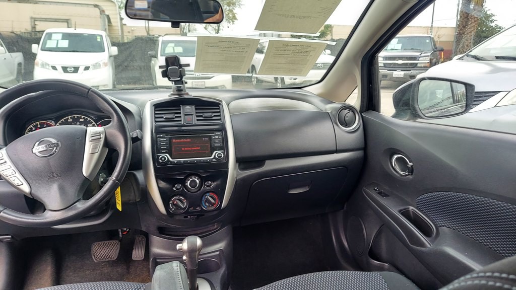 2016 Nissan Versa Image 8