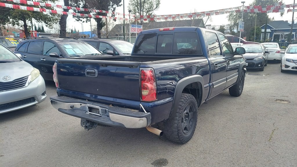 2005 Chevrolet Silverado 1500 Image 3