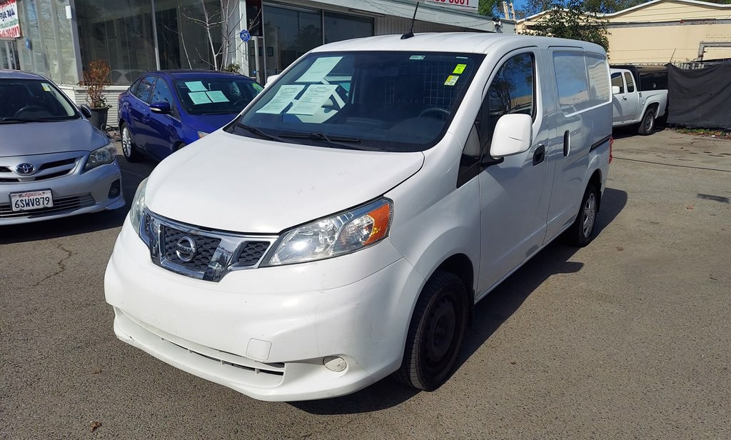 2015 Nissan NV200 Image 1