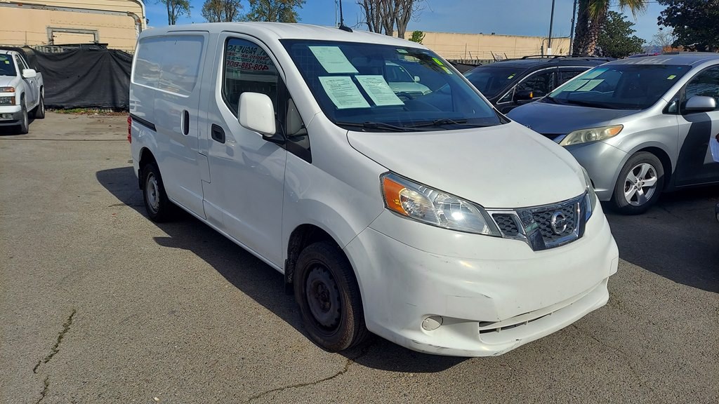 2015 Nissan NV200 Image 2