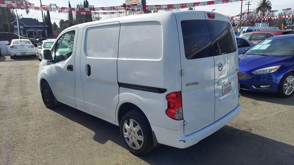 2015 Nissan NV200 Image 4