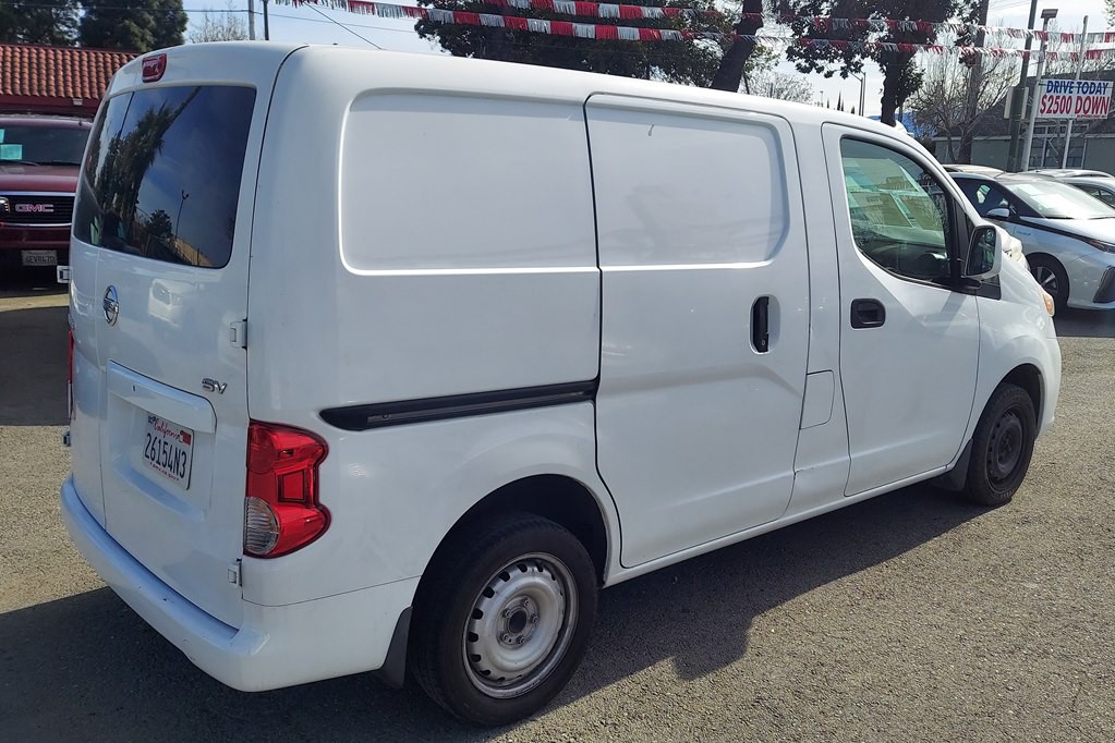 2015 Nissan NV200 Image 3