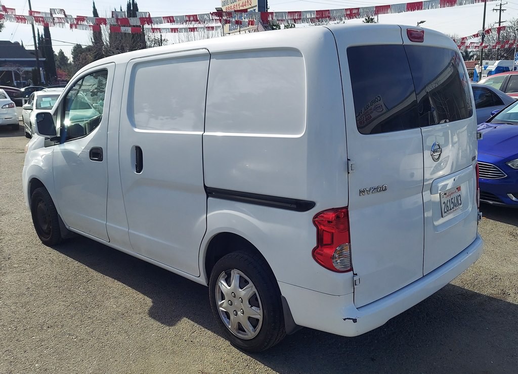 2015 Nissan NV200 Image 4