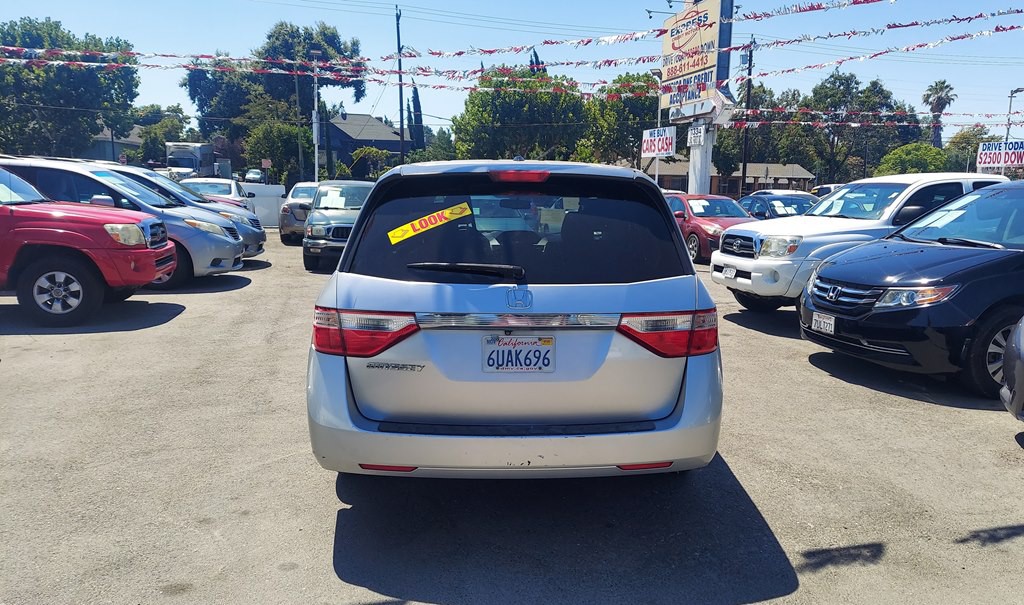 2012 Honda Odyssey Image 4