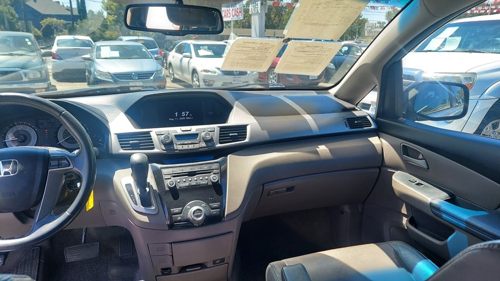 2012 Honda Odyssey Image 12