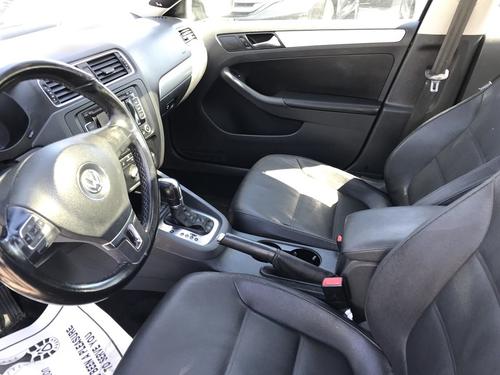 2012 Volkswagen Jetta Image 5