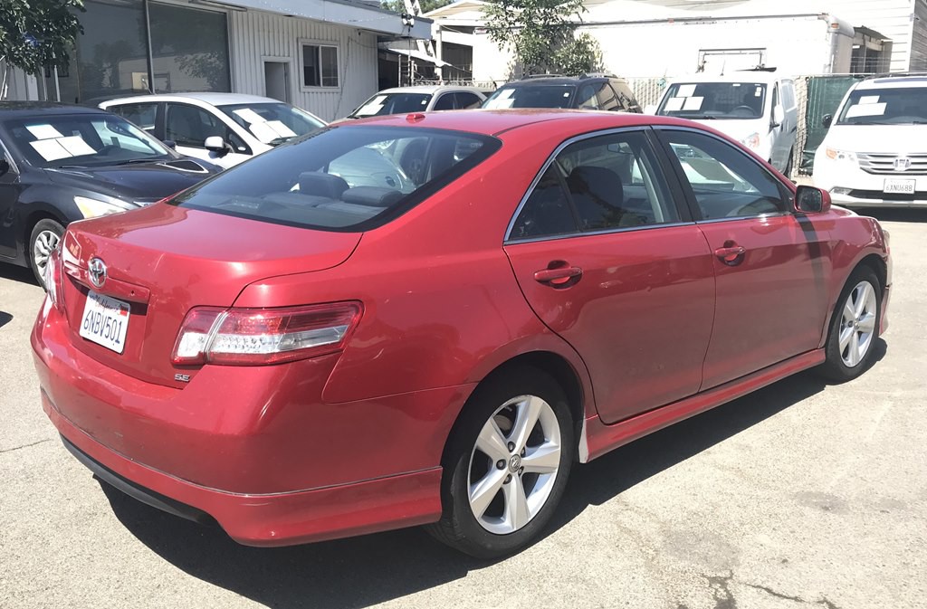 2010 Toyota Camry Image 3