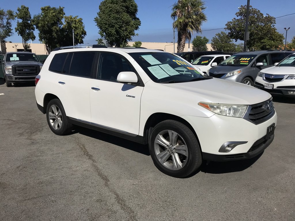2013 Toyota Highlander Image 2