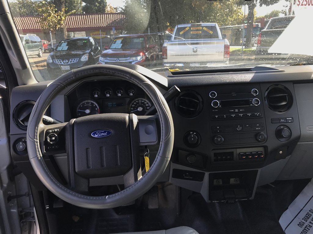 2015 Ford F-250 Image 9