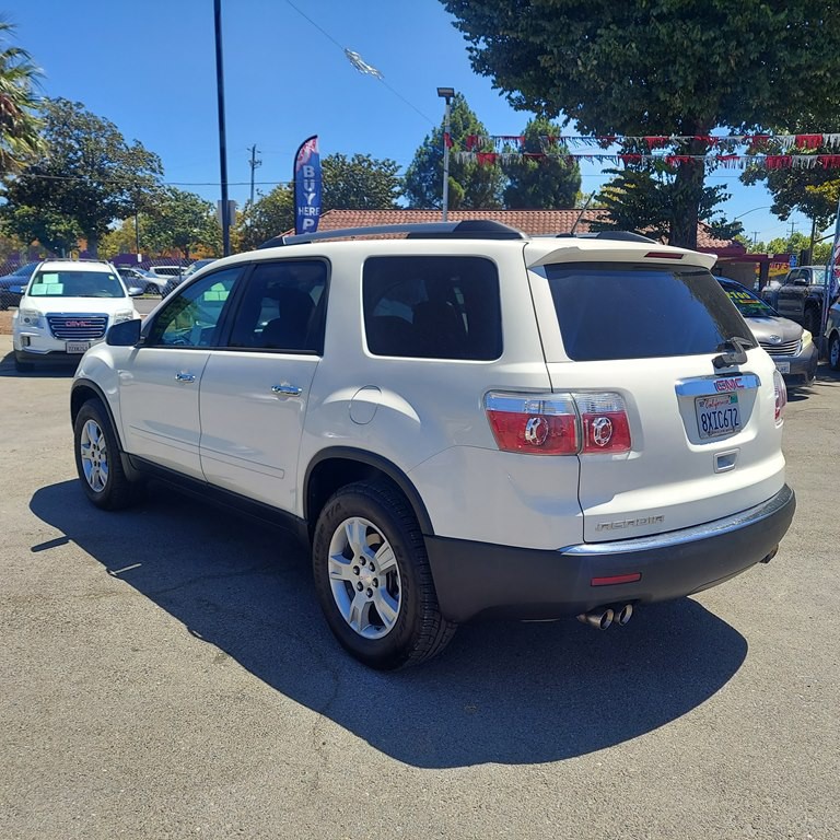 2012 GMC Acadia Image 2