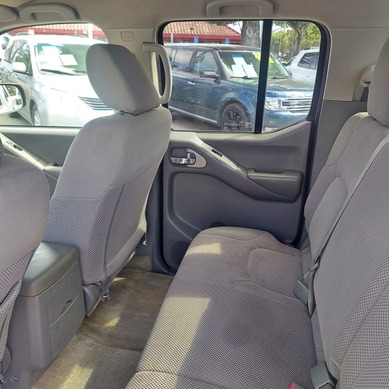 2017 Nissan Frontier Image 6