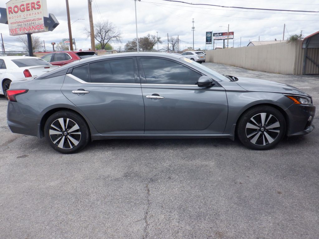 2020 Nissan Altima Image 2