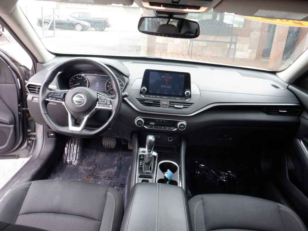 2020 Nissan Altima Image 15