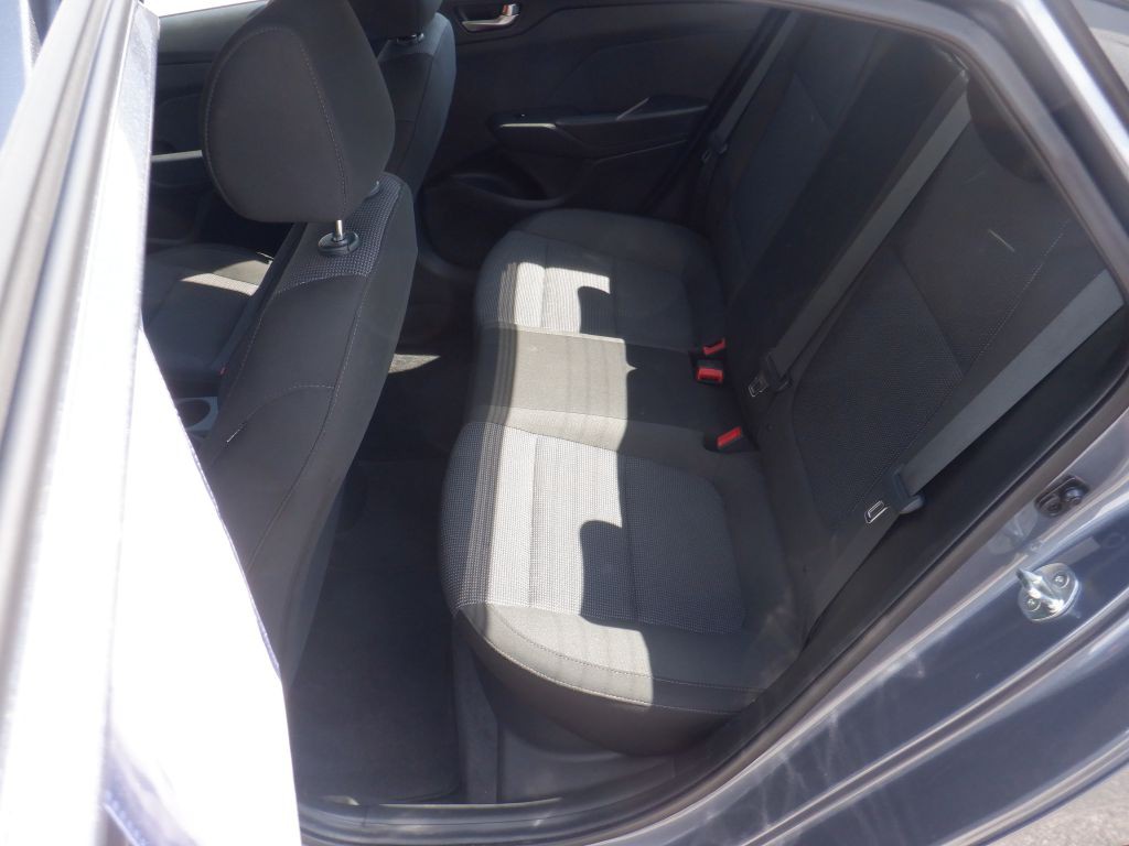 2020 Hyundai Accent Image 11