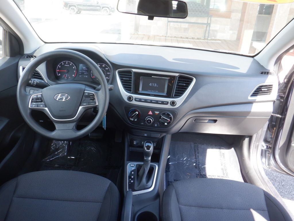 2020 Hyundai Accent Image 15