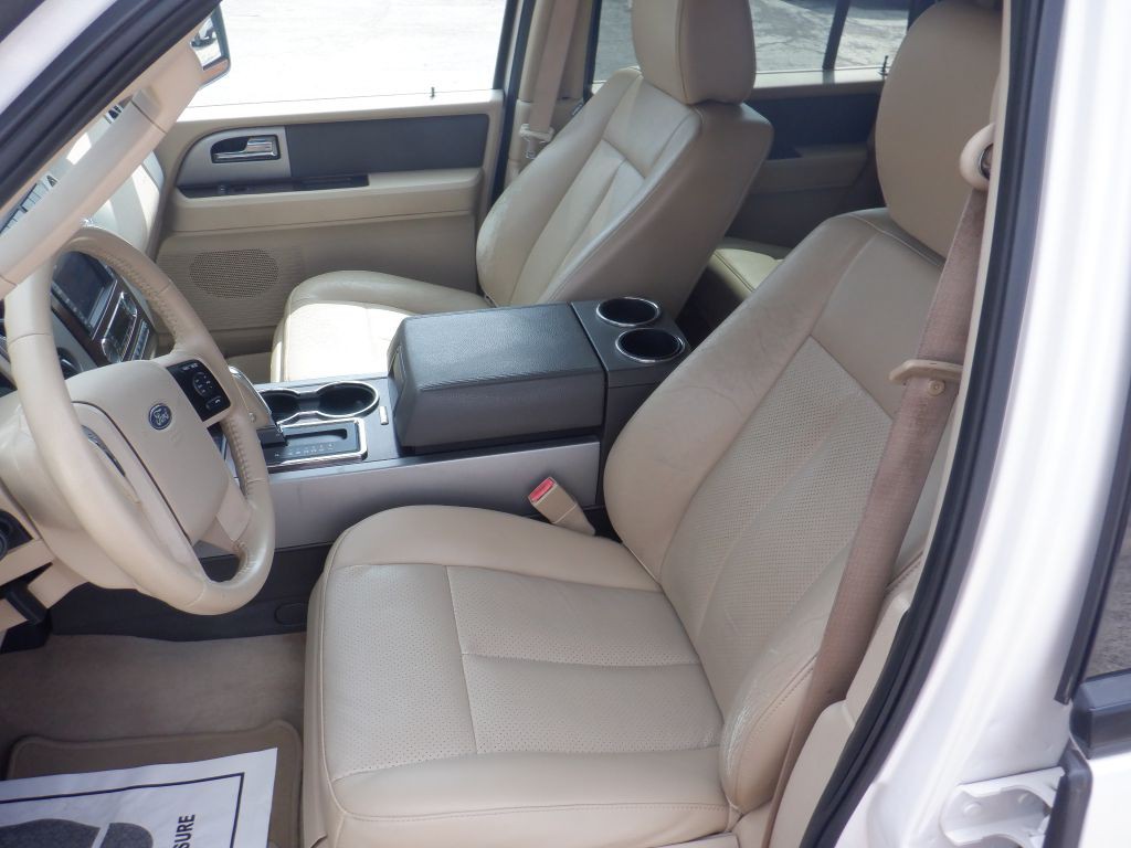 2011 Ford Expedition Image 10