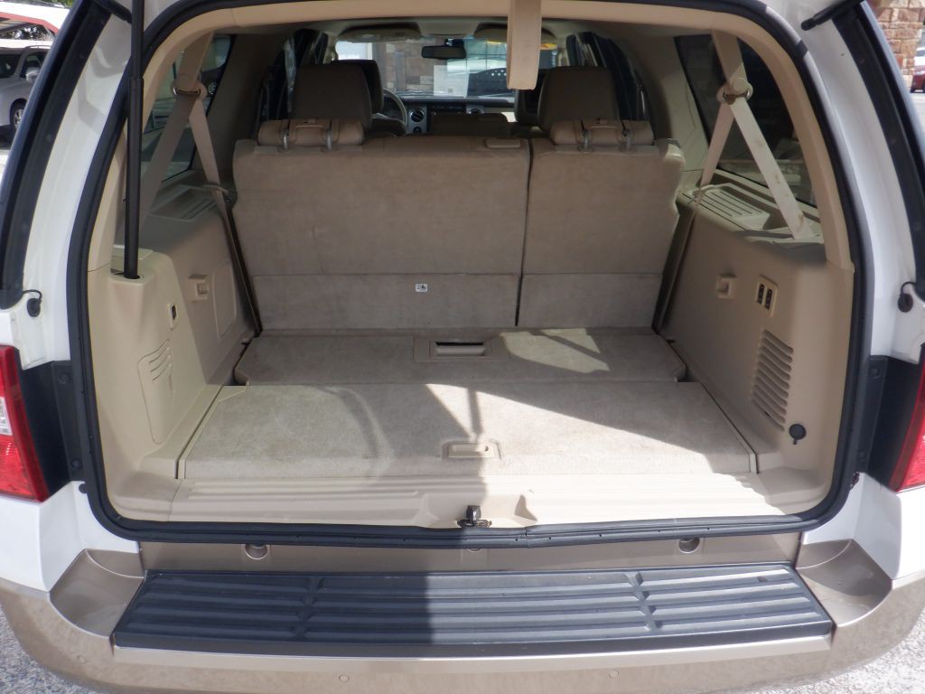 2011 Ford Expedition Image 12