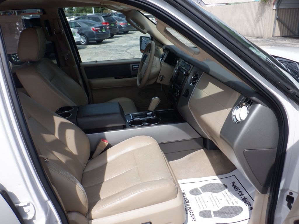 2011 Ford Expedition Image 14
