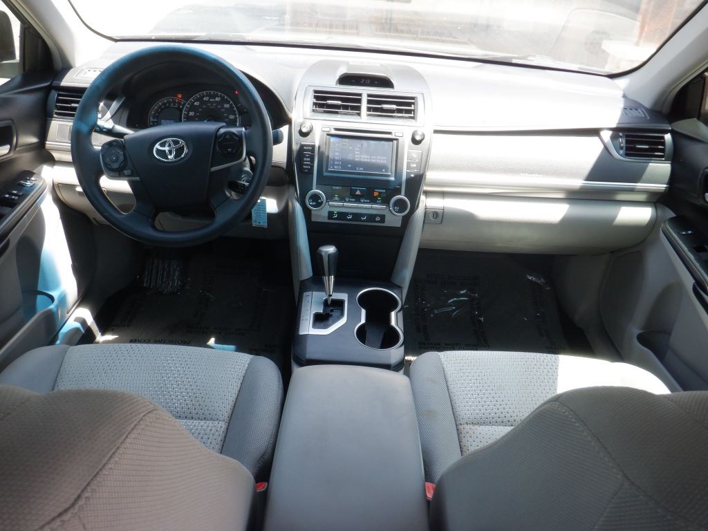 2012 Toyota Camry Image 15