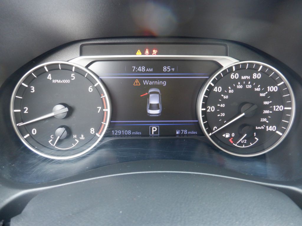 2021 Nissan Altima Image 9