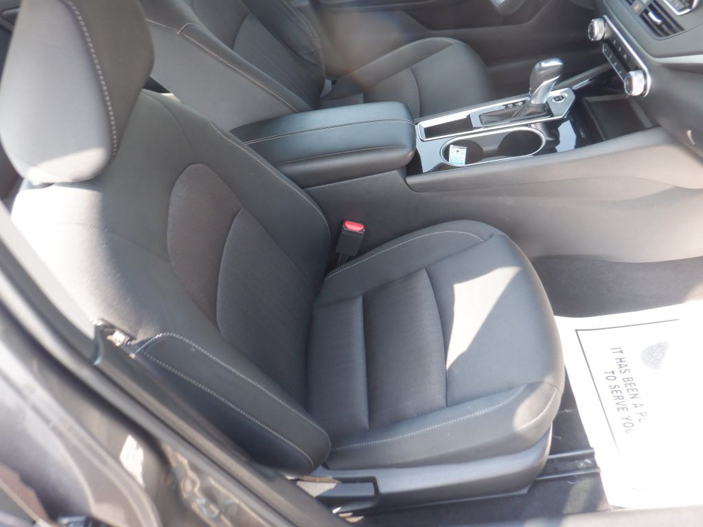 2021 Nissan Altima Image 14