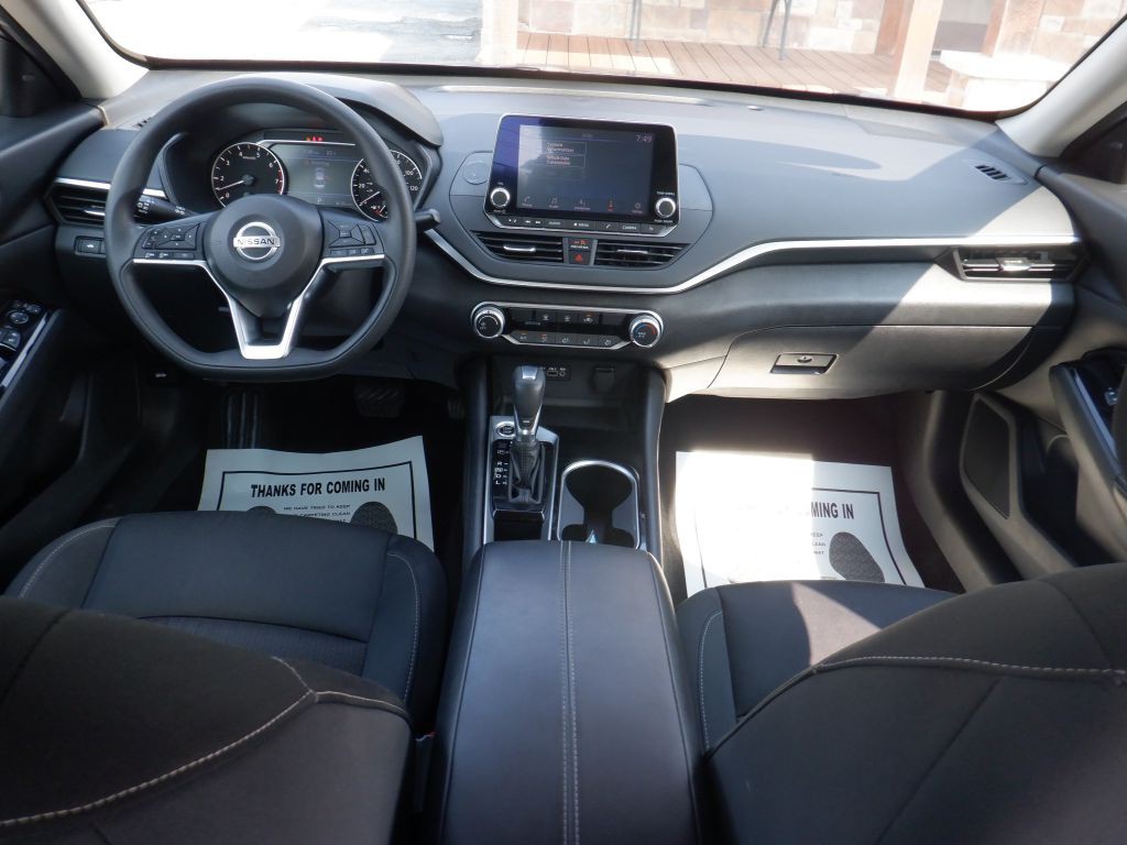 2021 Nissan Altima Image 15