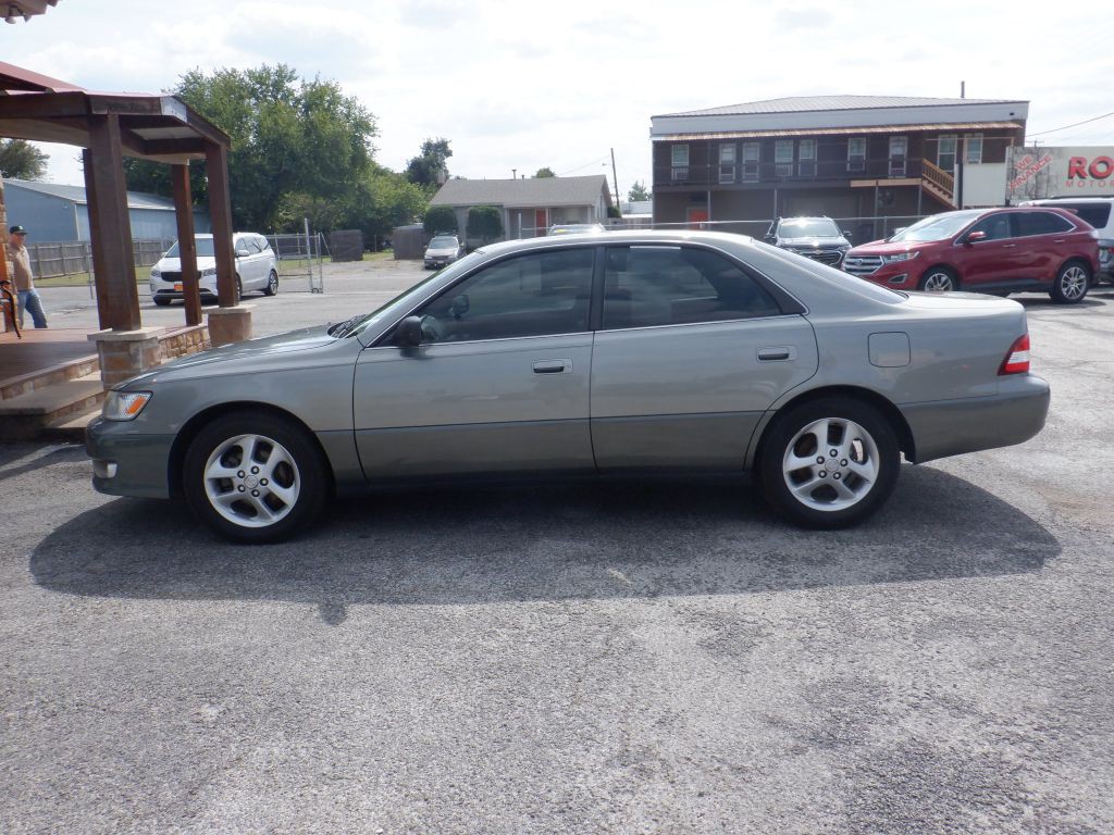 2001 Lexus ES Image 6