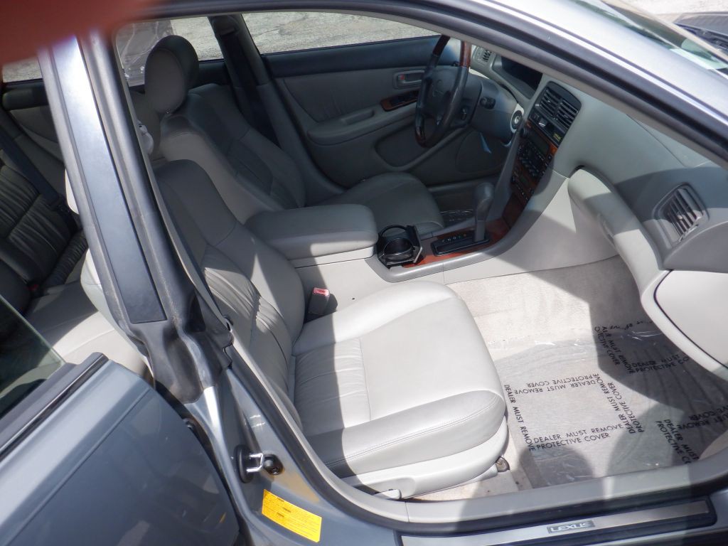 2001 Lexus ES Image 14