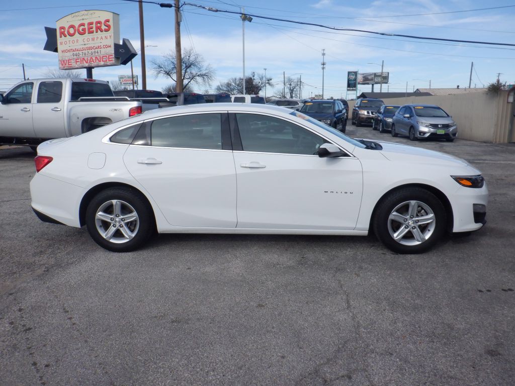 2020 Chevrolet Malibu Image 2