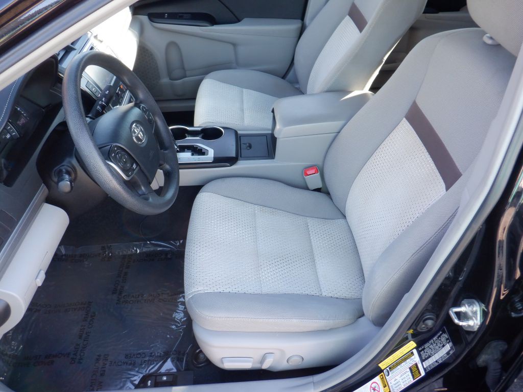 2013 Toyota Camry Image 10