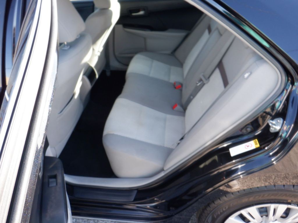 2013 Toyota Camry Image 11
