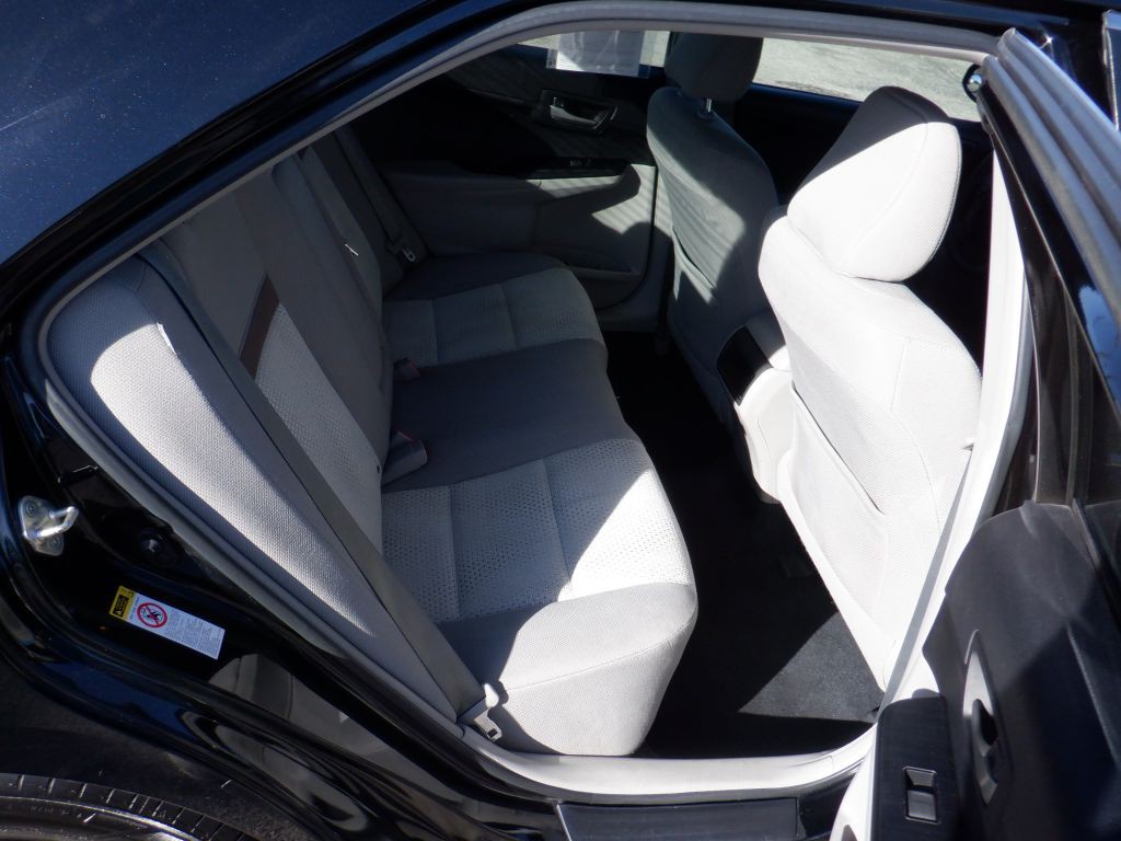 2013 Toyota Camry Image 13