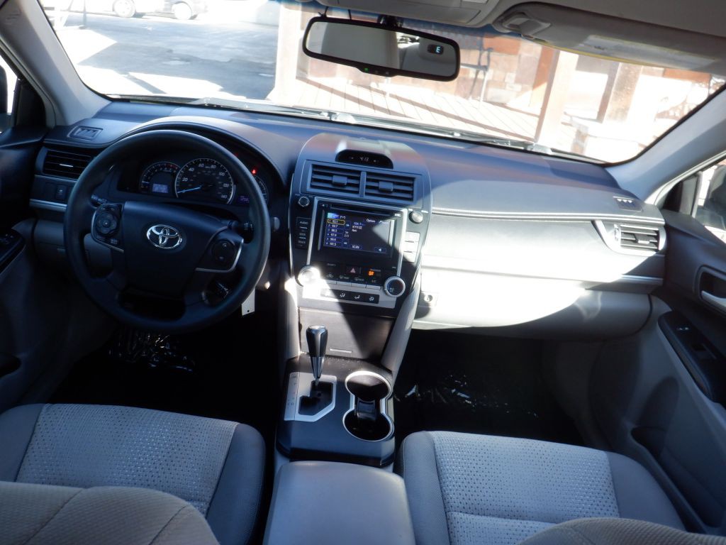 2013 Toyota Camry Image 15