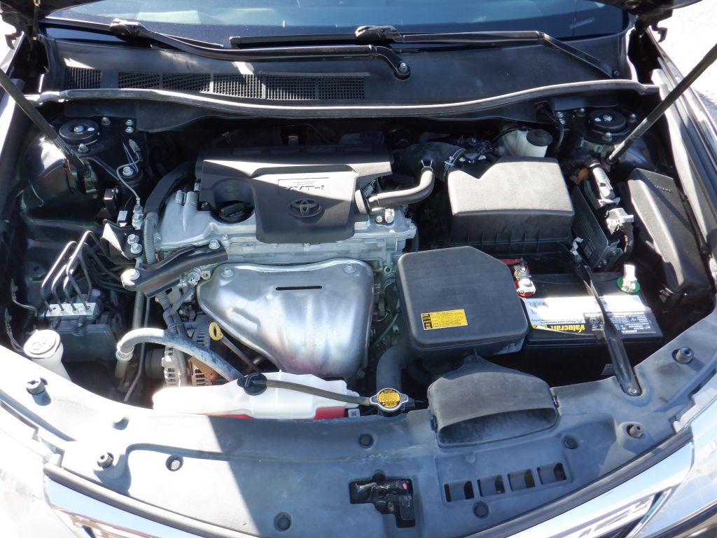 2013 Toyota Camry Image 16